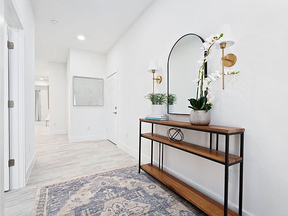 5th image of 1004 SW 35th Street