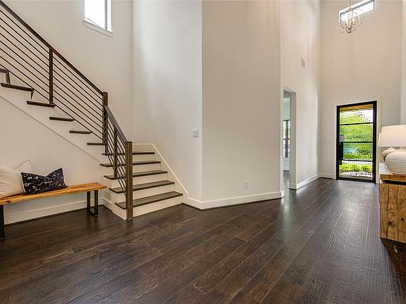 4th image of 1504 Story St