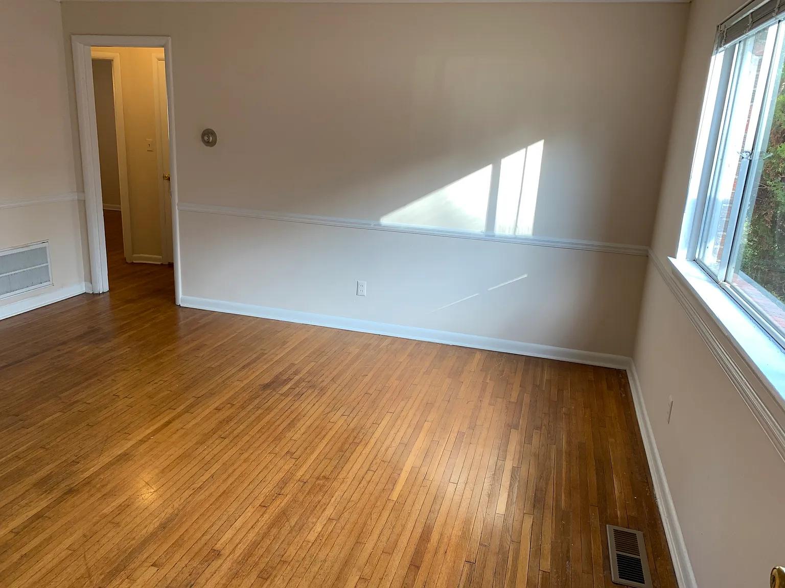 2 bed, 860 sqft, $1,075 — Photo 3