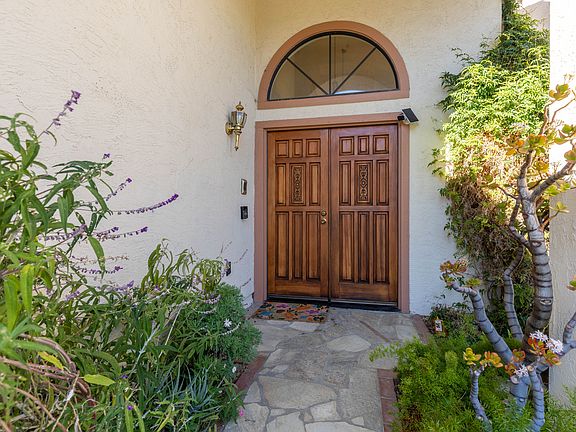 3rd image of 651 Fontes Dr
