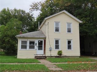 49 Montezuma St, Lyons, NY 14489