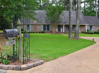 1305 Nottingham Rd, Starkville, MS 39759