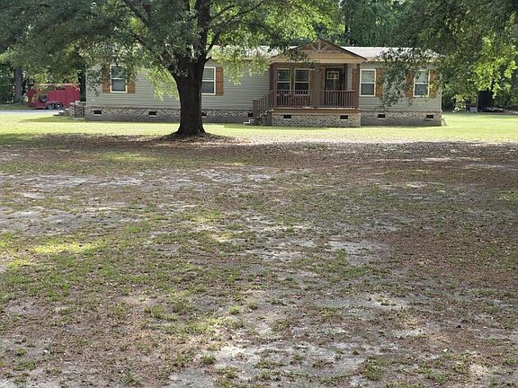 3rd image of 3670 Rhode Dr