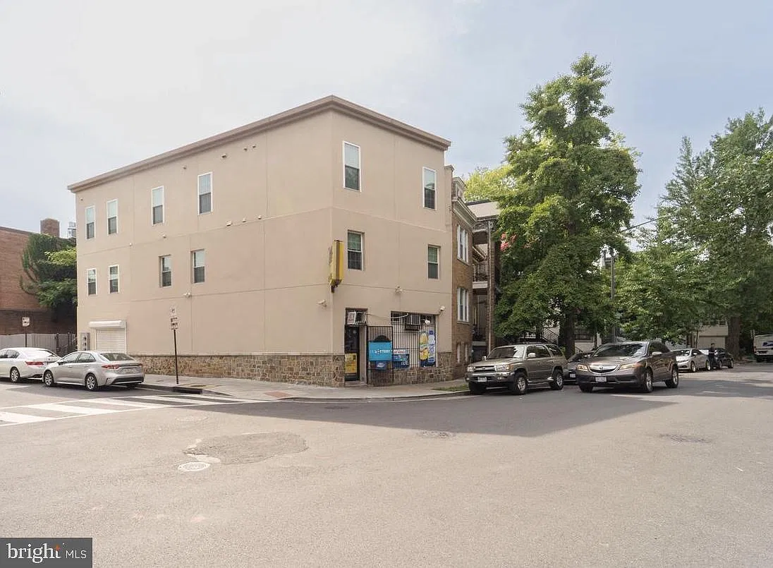 3 bed, 3.0 bath, 1124 sqft, $3,500 — Photo 1