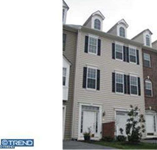 1st image of 837 Hubble Ave