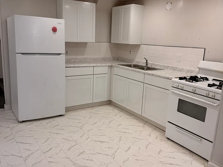 508-510 W Lordeman St #510 — Photo 2