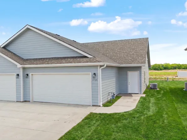2725 Amelia Ln, Salina, KS 67401
