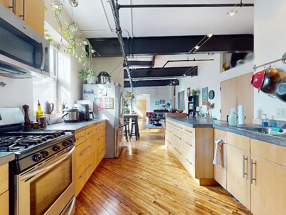 4th image of 442 Chapel St #2D
