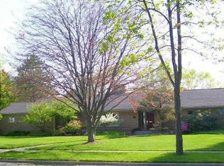 435 Mills Rd, Saline, MI 48176