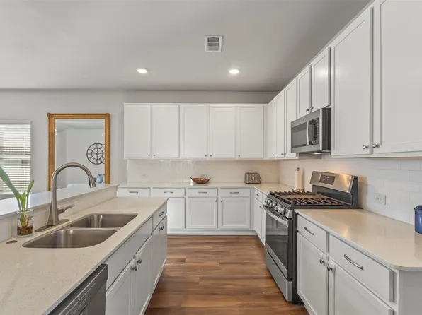 2092 Hartley Dr, Forney, TX 75126