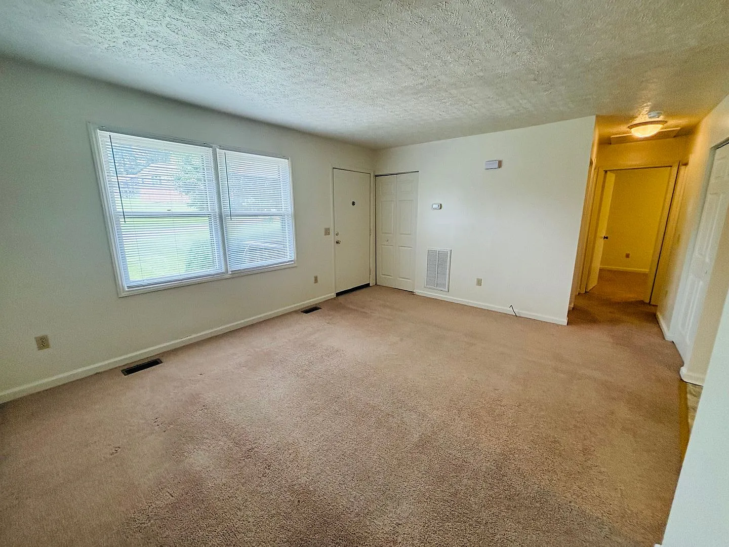 1075PH - 1170 Brown St.- M — Photo 4