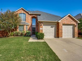 2724 Meadow Lake Dr, Grand Prairie, TX 75050