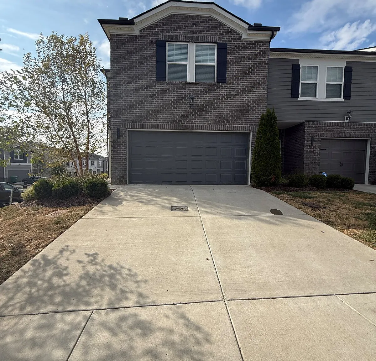 3 bed, 2.5 bath, 1834 sqft, $2,200 — Photo 1