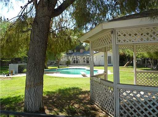 3rd image of 3564 Tobias Ln
