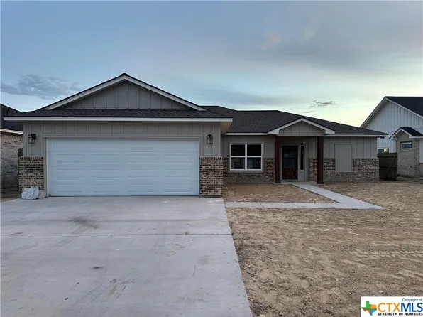 309 Turkey Ln, Victoria, TX 77905