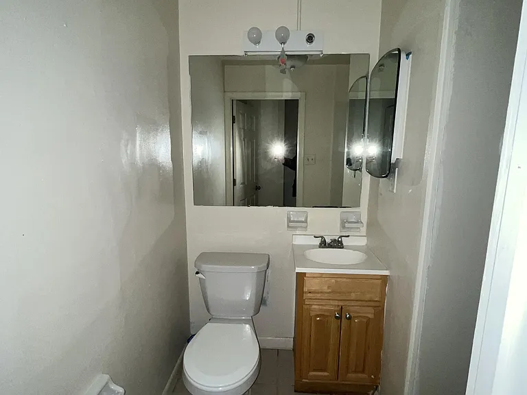 4522 Baker St — Photo 5