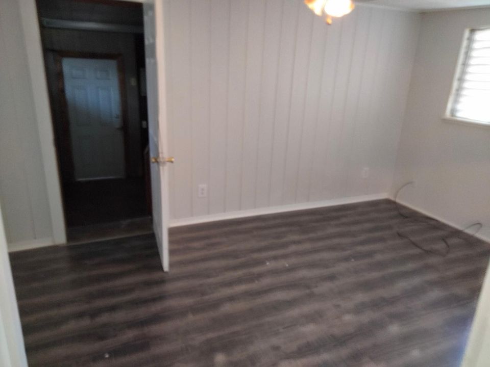 1st image of 404 19th Ave N