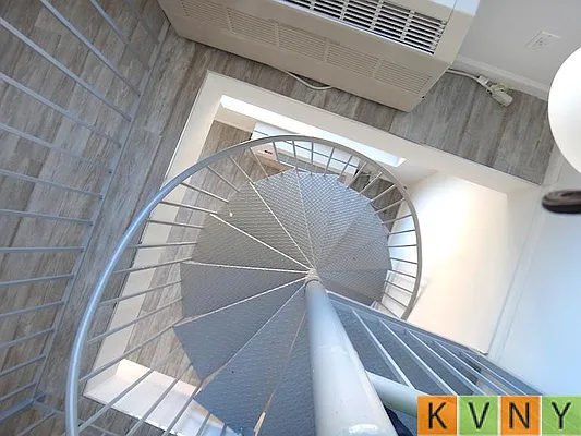 Rented by KVNY Soho | media 66