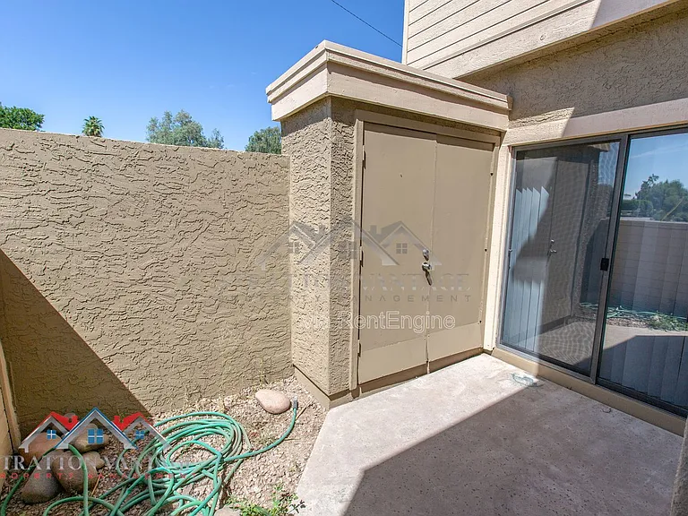 2035 S Elm St #110 — Photo 4