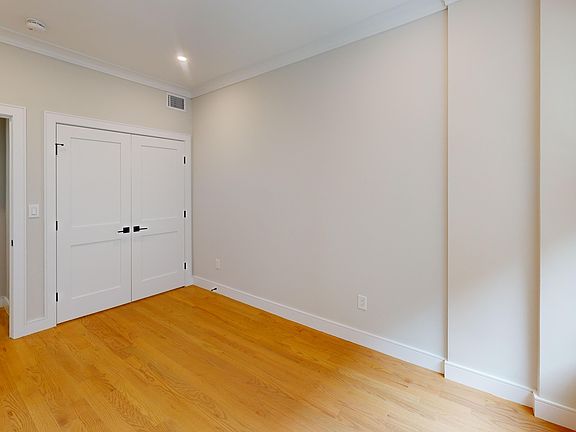 4th image of 224 Tremont St APT 2