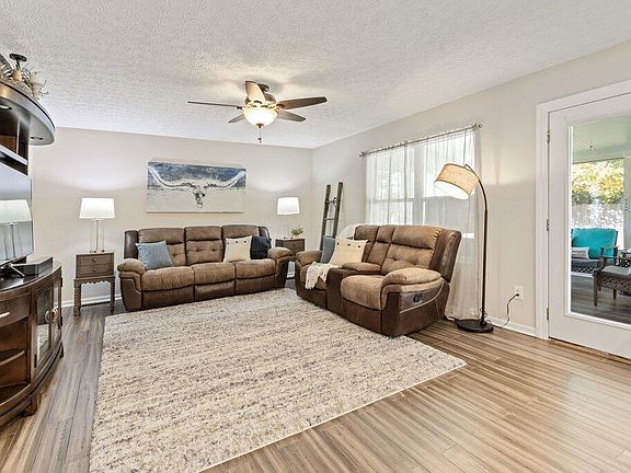 5th image of 139 Bendelow Dr