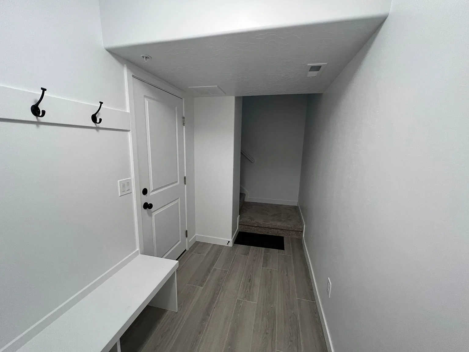 3 bed, 2.5 bath, 1453 sqft, $2,200 — Photo 2
