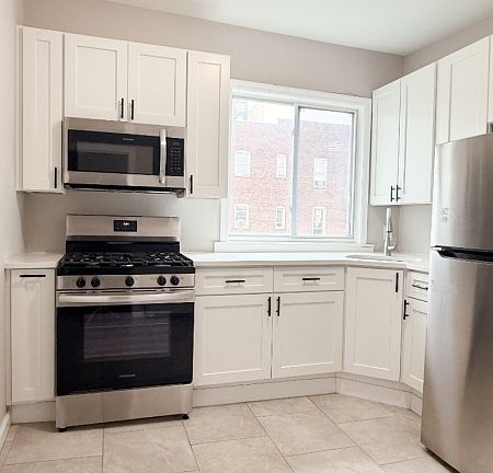 2nd image of 140 S 13th St #3