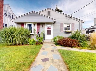 66 Rowe Ave, Pawtucket, RI 02861