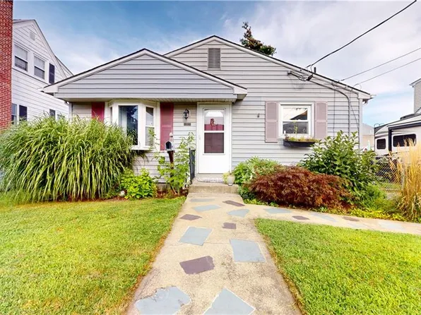 66 Rowe Ave, Pawtucket, RI 02861