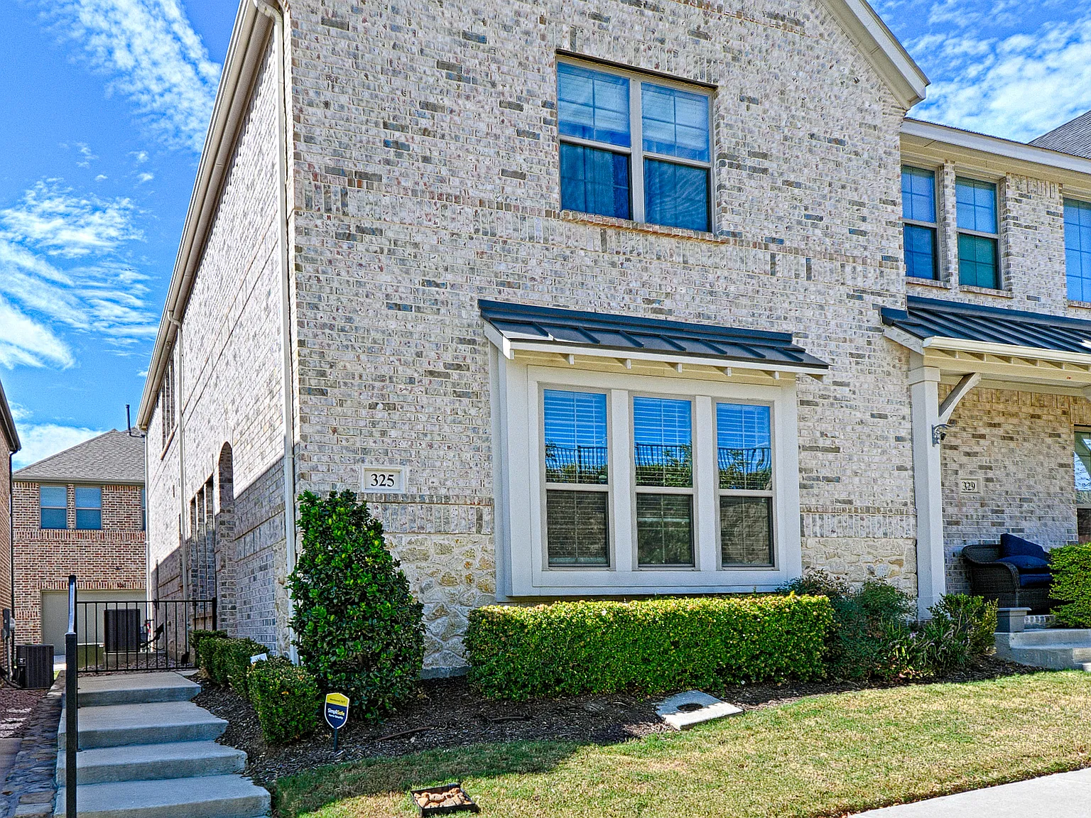 3 bed, 2016 sqft, $3,250 — Photo 3