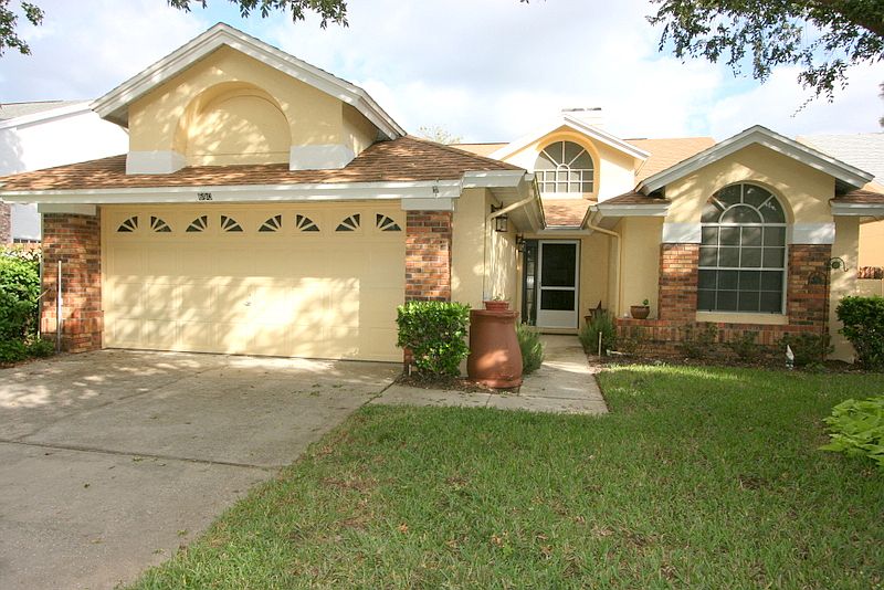 1st image of 690 Barrington Cir