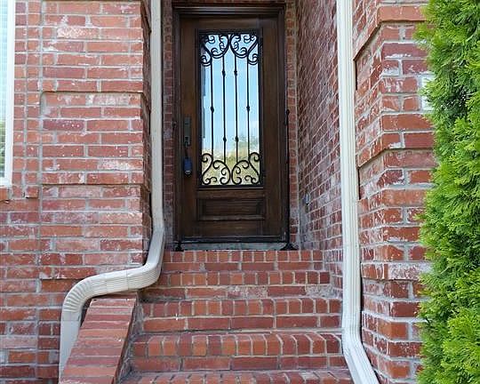 4th image of 3811 Robinwood Cir