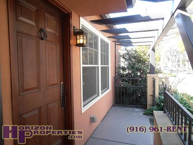 1 bed, 800 sqft, $1,995 — Photo 1