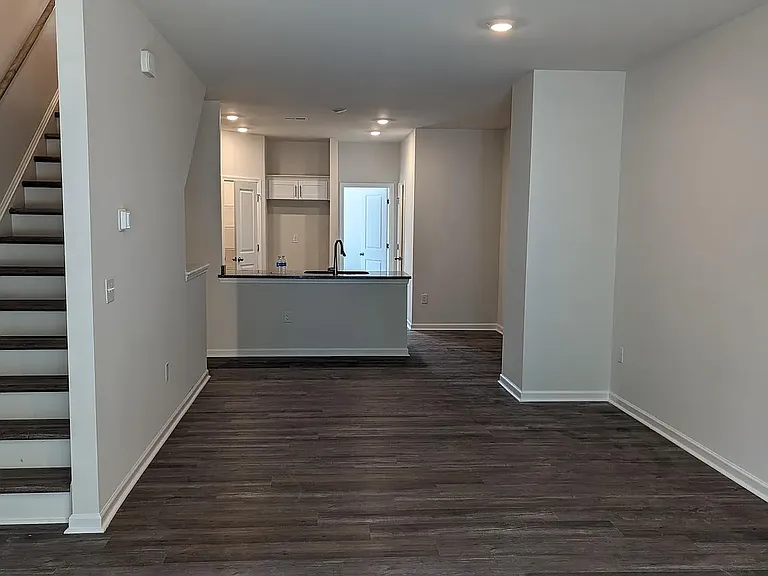 5006 Jayden Dr — Photo 4