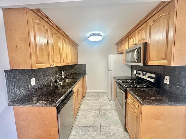 1st image of 1067 Cornwall Dr #D
