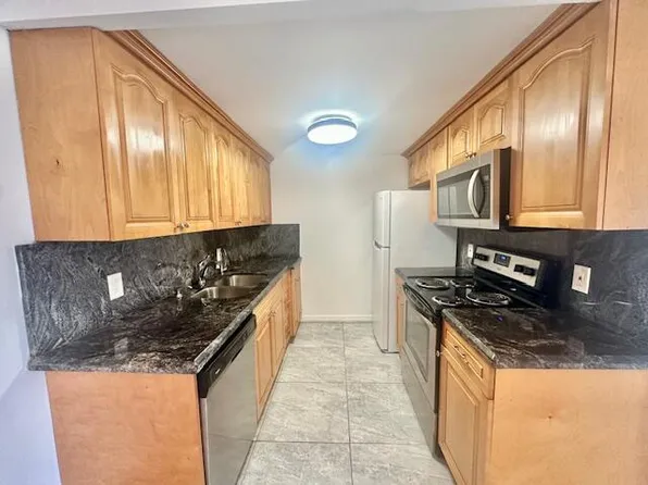 1067 Cornwall Dr #D, Boca Raton, FL 33434