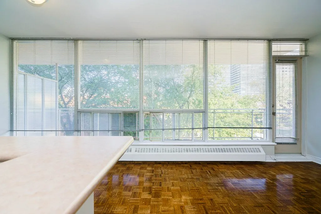 160 Balmoral Avenue Toronto — Photo 4