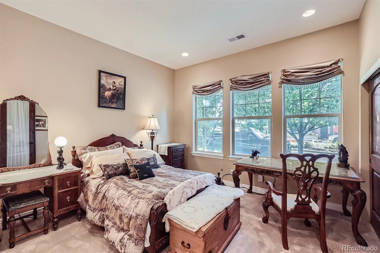 3 bed, 3.5 bath, 2738 sqft, $3,800 — Photo 4