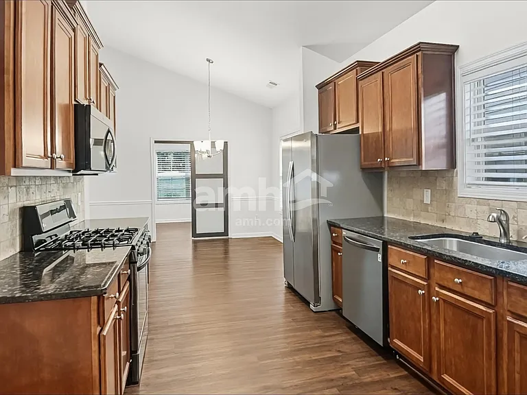 3227 Hideaway Ln — Photo 3