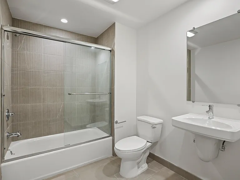 The Fairfax Flats — Photo 23