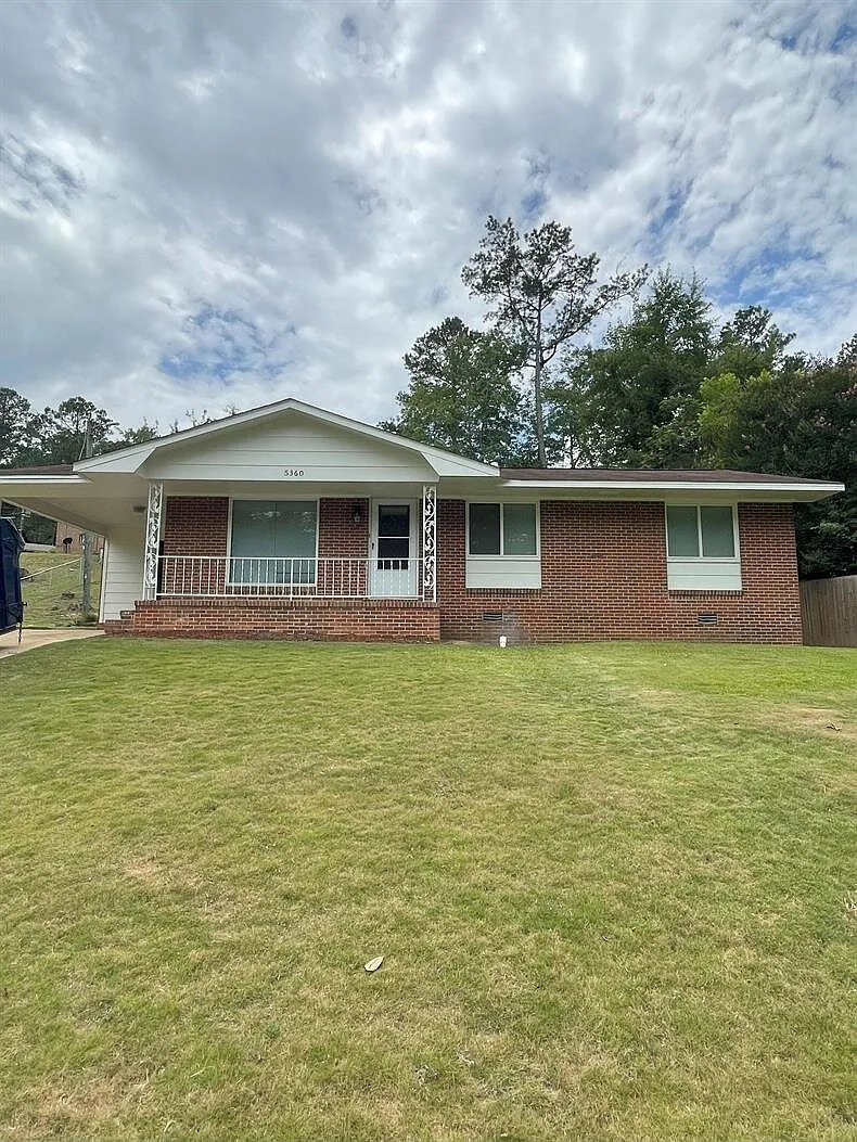 5360 Spencer Ln — Photo 1