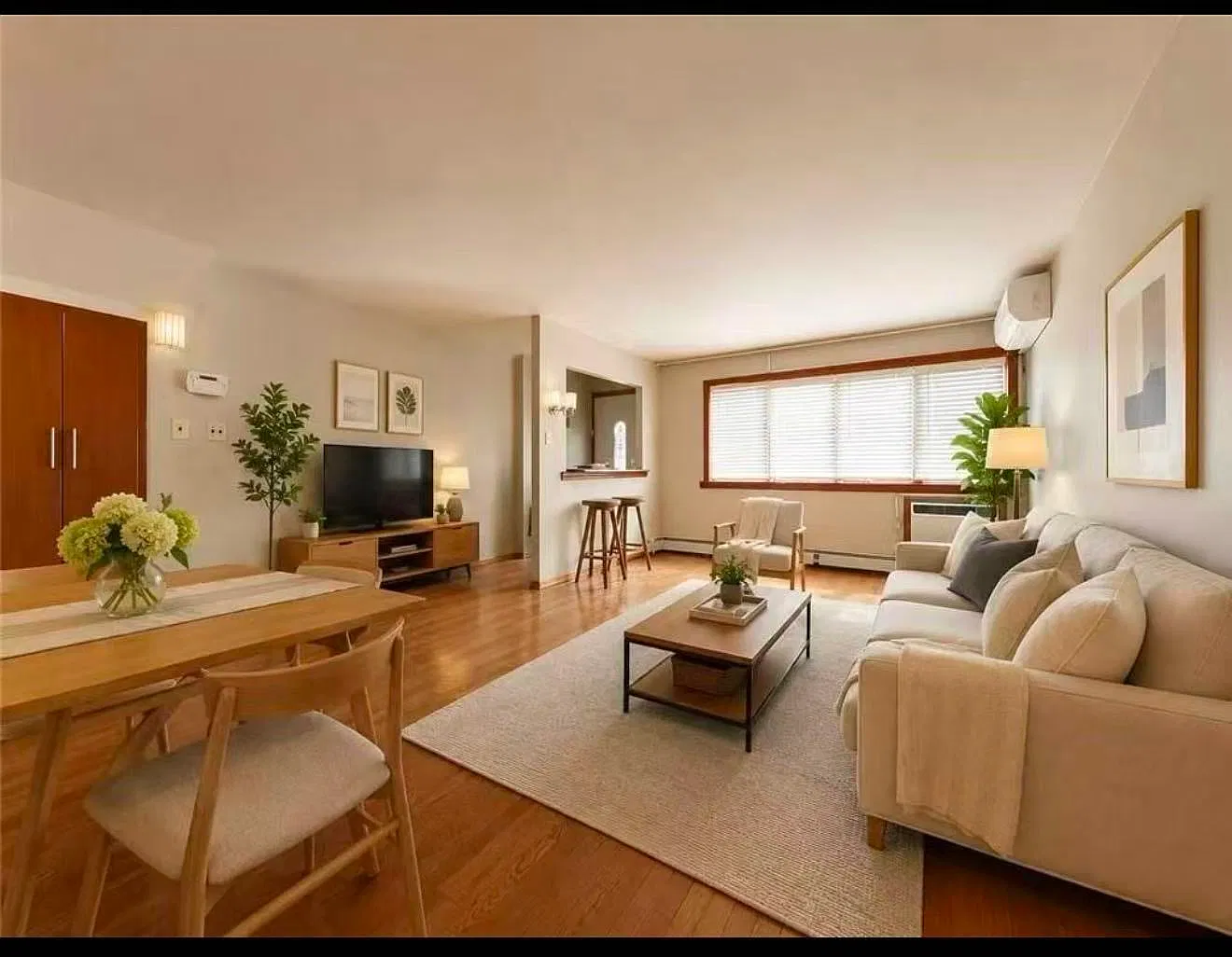 3 bed, 1.5 bath, $3,200 — Photo 3