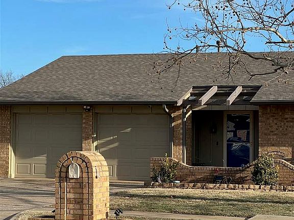 2nd image of 403 NE 46th St