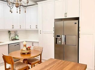 819 Red Stable Way, Oak Brook, IL 60523