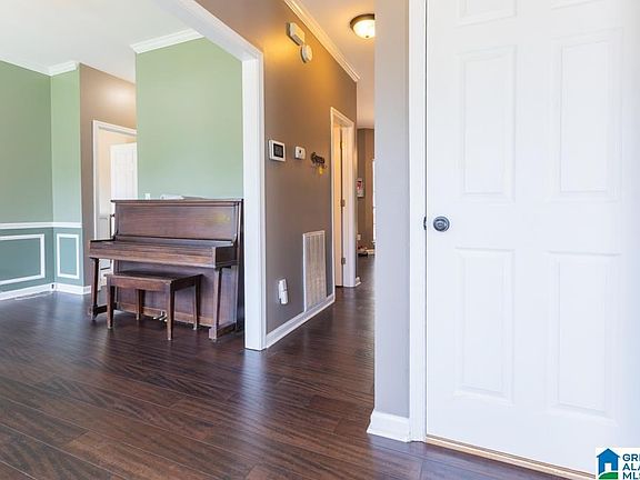 4th image of 332 Hunter Hills Cir