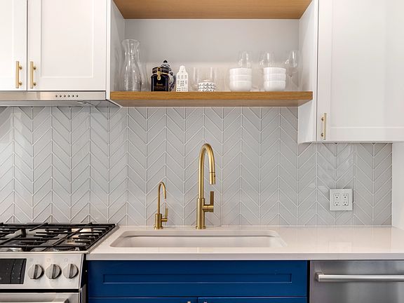 4th image of 322 W 72nd St #12D