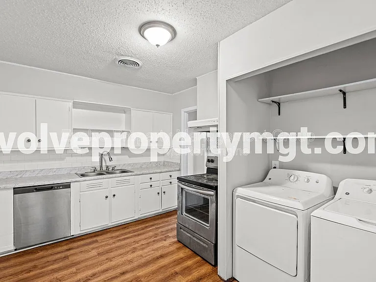 1716 Cornelia Ln — Photo 7