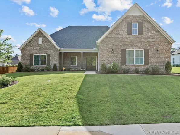 628 Charleston Mills Dr, Midland City, AL 36350