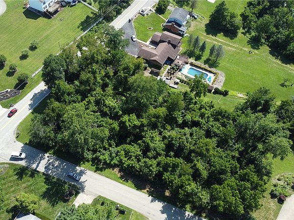 4th image of Barnes Lake Farview Dr