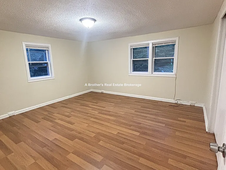 50 Oakdale Ave — Photo 9